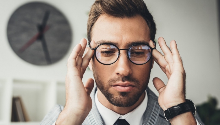 Okulary – jak dobrać do kształtu twarzy? Doradzamy typy opraw