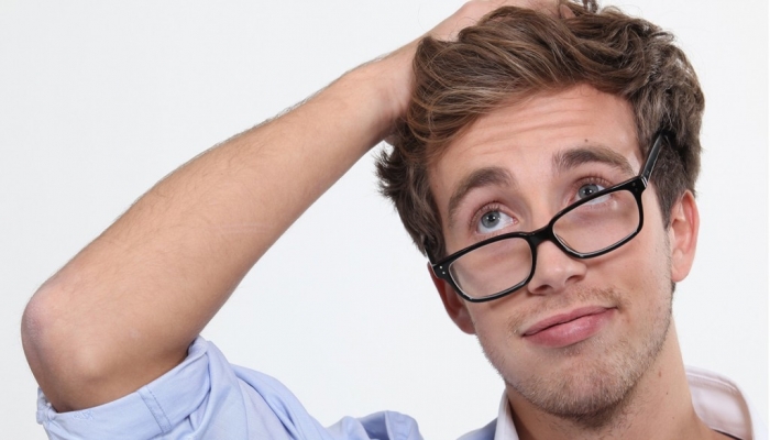 Dlaczego okulary spadają z nosa? Poznaj najczęstsze przyczyny